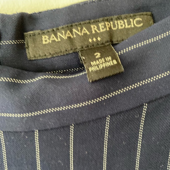 3/$25 ♻️ Banana republic outlet skirt 2 - Picture 2 of 6